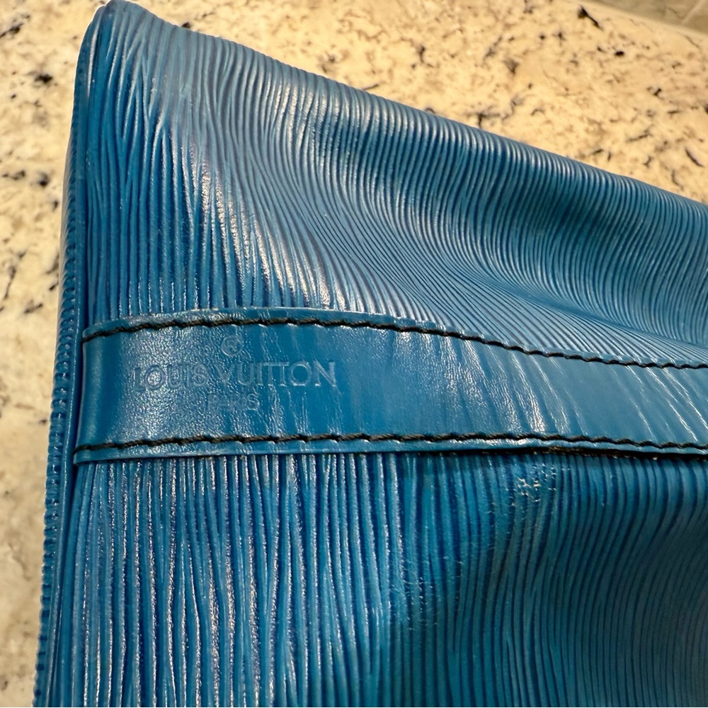 Louis Vuitton EUC Vintage Epi Leather Blue Shoulder Bag - Picture 6 of 12